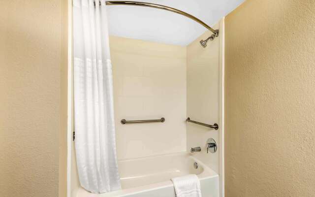 Comfort Suites Baymeadows Near Butler Blvd