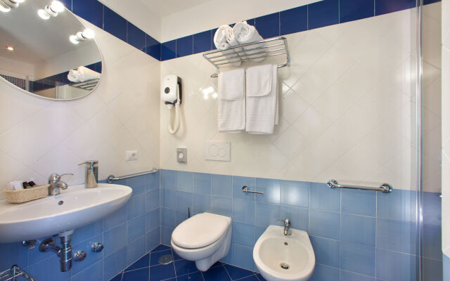 Al Centro Suites