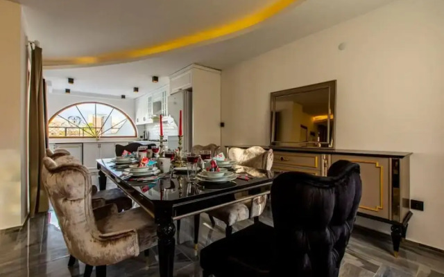 Luxurious Villa With Private Pool in Antalya