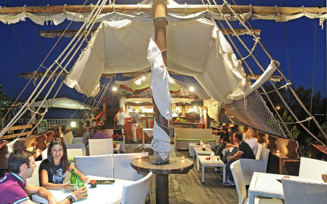 hotel baja romantica