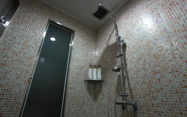 Yuwon Hotel