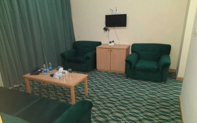OYO 142 Al Sharqiya Sands Hotel