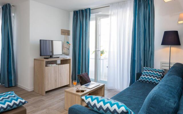 Beautiful house with dishwasher, on a special peninsula