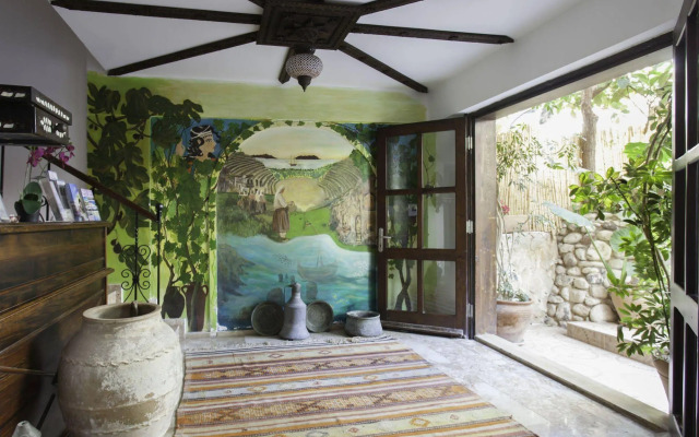 Hideaway Hotel