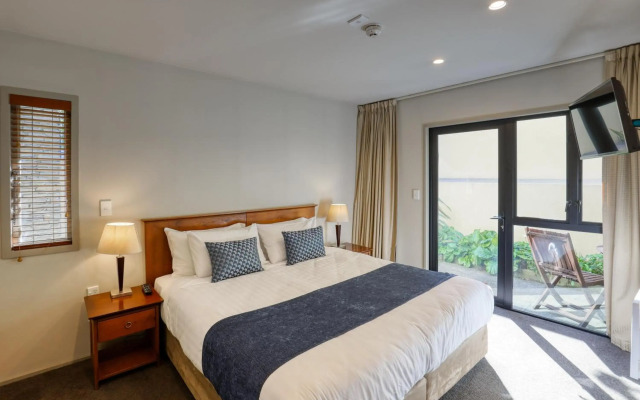 Garden Court Suites And Apartments