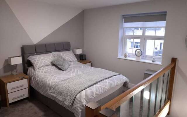 Outstanding, Modern 1-bed House in Chippenham
