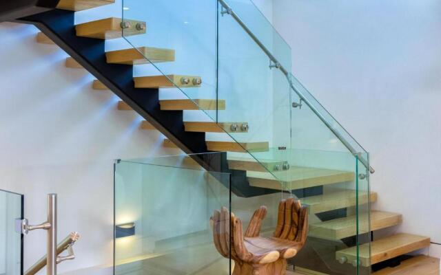 Curson Modern
