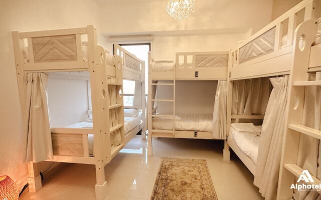 Alphatel Beach Hostel JBR