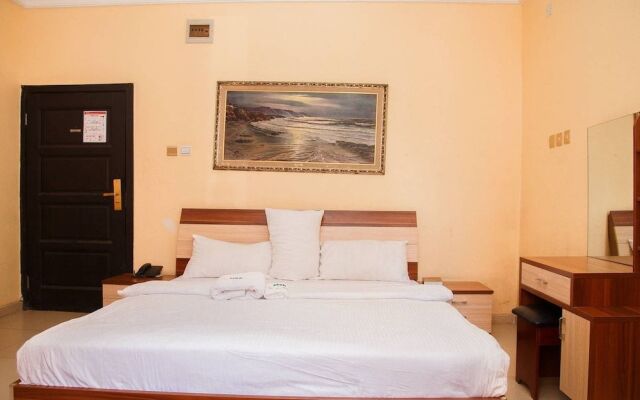 Z'Bass Hotel & Resort