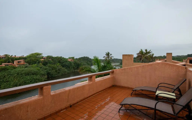San Lameer Villa Rentals  2609