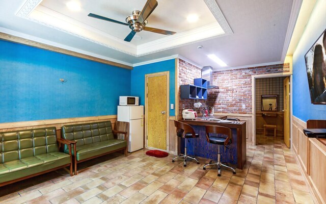 Gyeongju Rosso House Pension