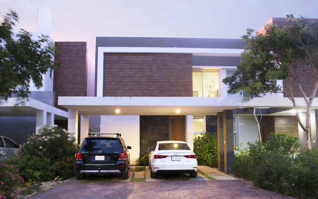 Altozano Designer House with Pool