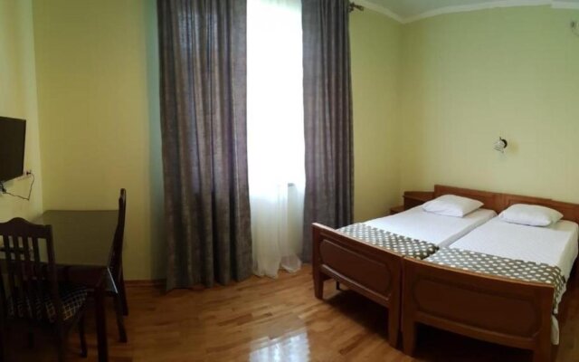 Lora Guesthouse
