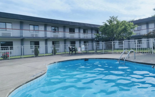 Sprucewood Inn