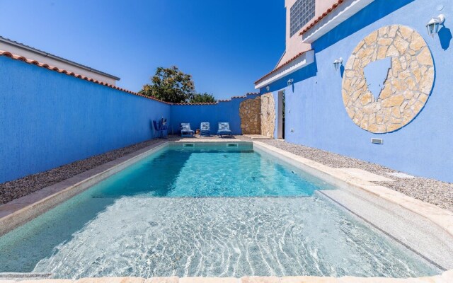 Amazing Home in Pomer With Wifi and 6 Bedrooms