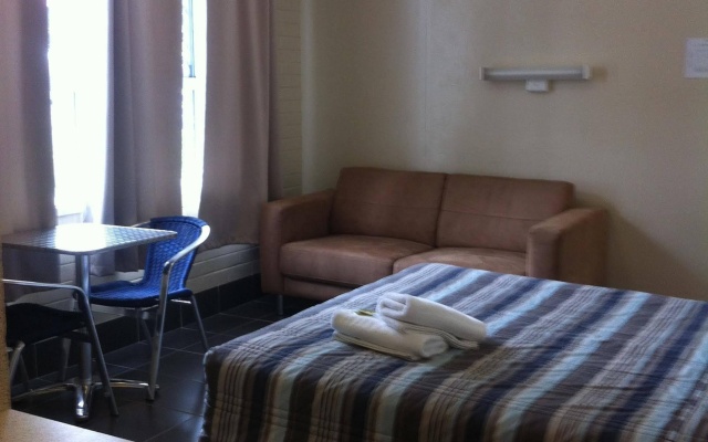 Yeppoon Surfside Motel – Guest Rooms – Yeppoon