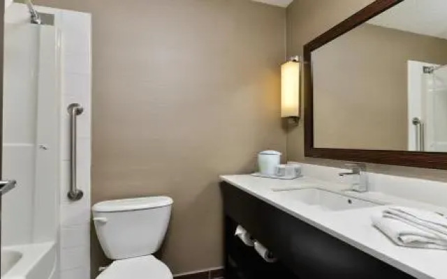 Holiday Inn Express Edmonton-International Airport