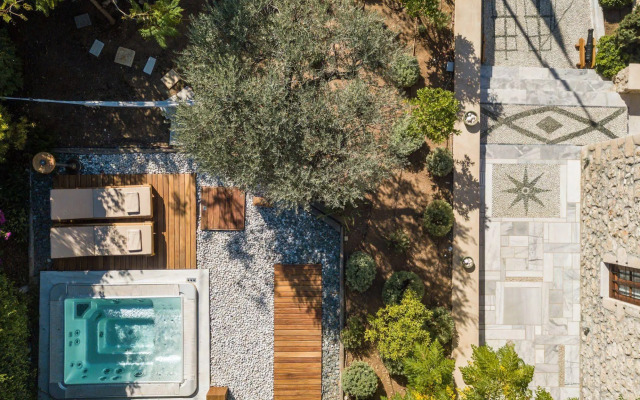 Mare Monte Luxury Suites