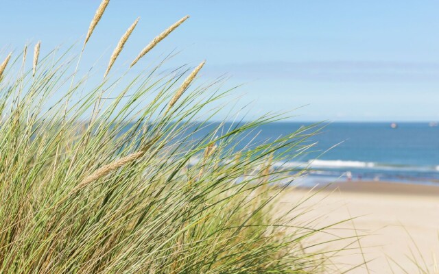 Modern Chalet With Dishwasher, Near the Beach