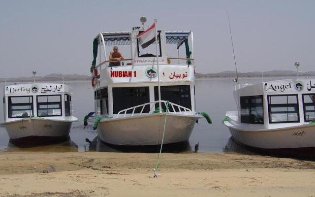 Safari Boat Nubian 1