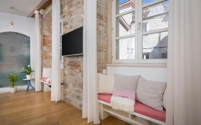 That place studio apartment
