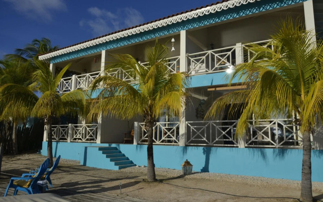 Beautiful condo with sea view