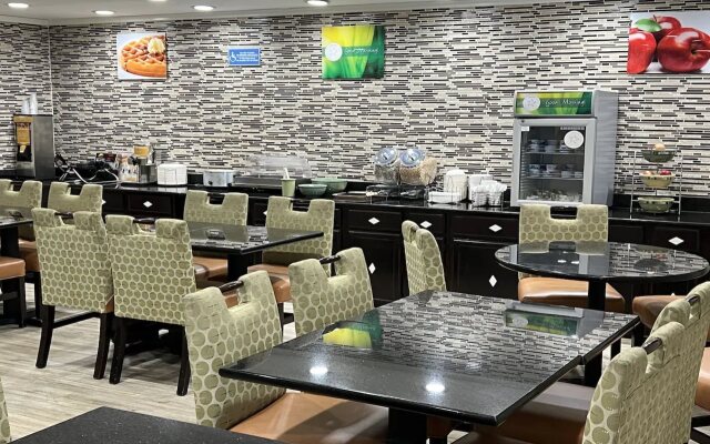 Quality Inn Merriam - Kansas City