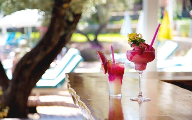 Blanca Beach Hotel