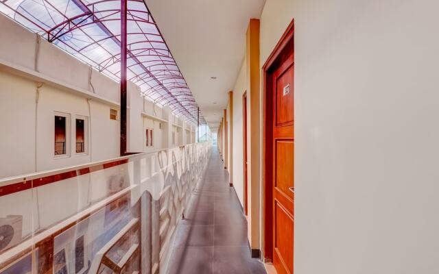 OYO Flagship Tembok Batu Residence