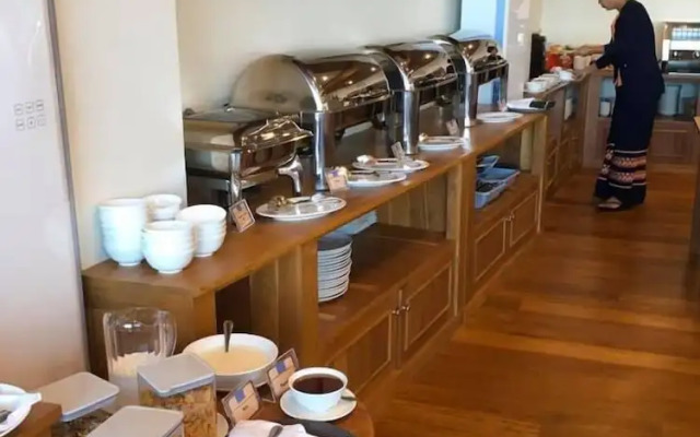 Ngapali Win Hotel