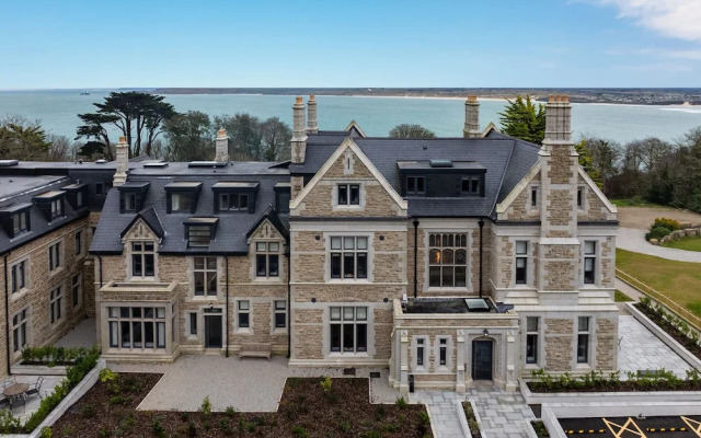 Treloyhan Manor