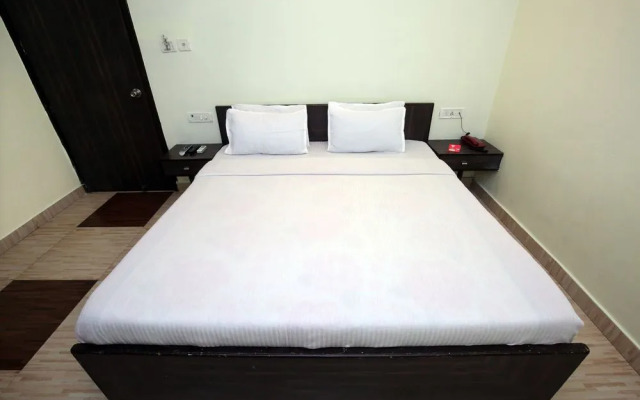 OYO 9243 Trumpets Hotel