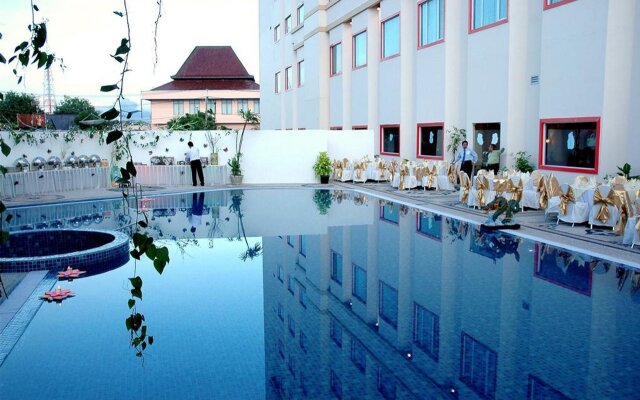 Hotel Grand Tiga Mustika