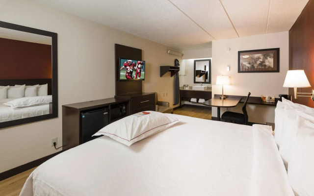Red Roof Inn PLUS+ St Louis - Forest Park/ Hampton Ave