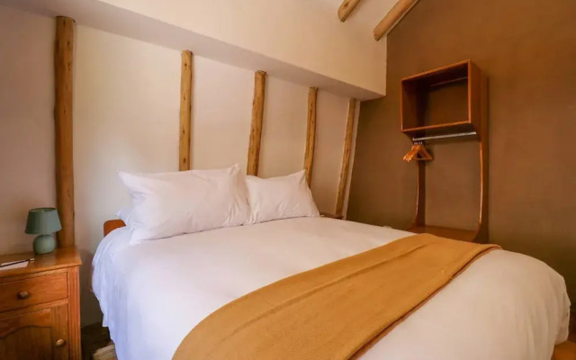 w Prestigious 3BR House in Villa Sagrado