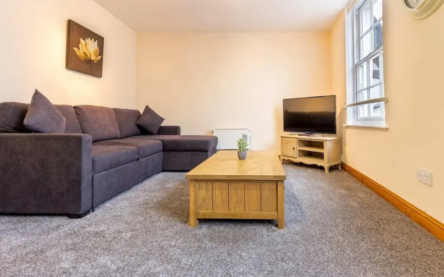 Host Stay New Street Studio