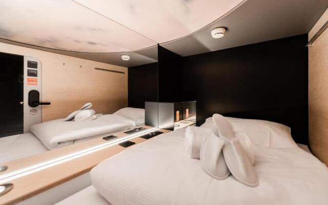 Capsule Hotel - Alpine Garden Zurich Airport