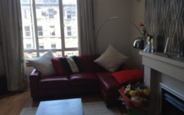 Two Bedroom Flat in Edinburgh