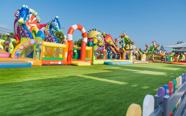 Caretta Beach Resort & Waterpark