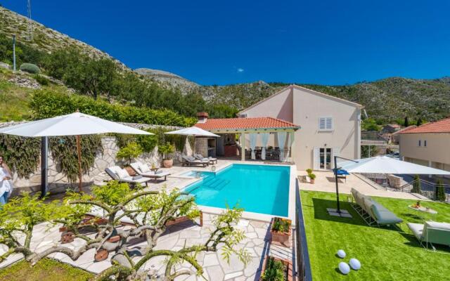 Villa Festa