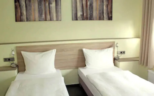 Motel Monteur