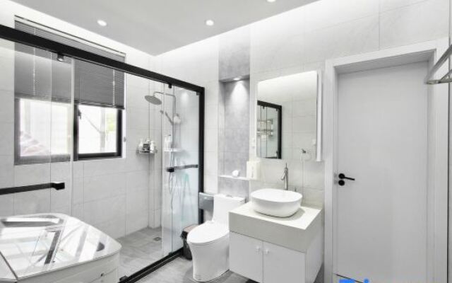 Xiao Die Qian Xun Hostel