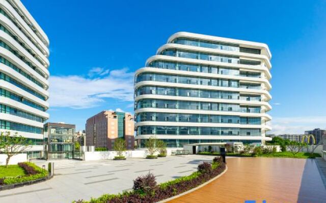 Zhaoqing · Starisland  Starisland Family Lakeview Hotel (Qixingyan East Gate Square Branch)