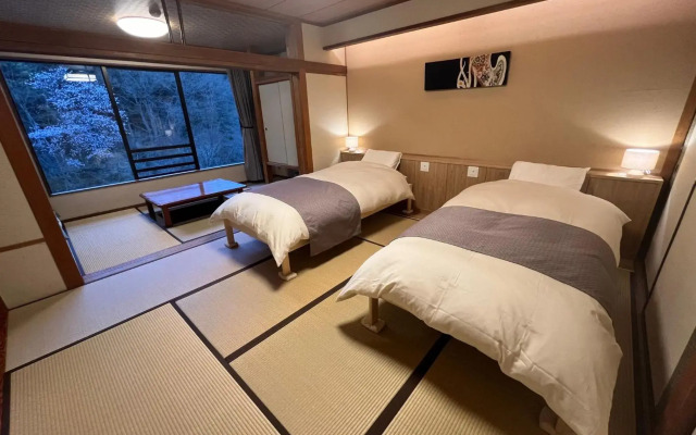 Minakamisanso