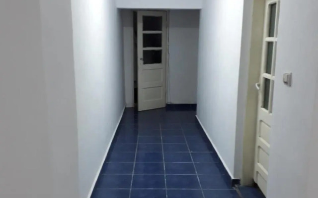 Sara 3 dormitoare nu primesc santieristi si petrecareti