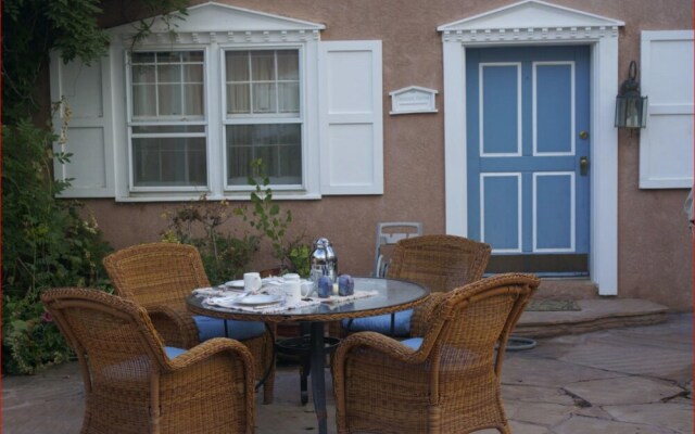 Nora Dixon Place Bed & Breakfast