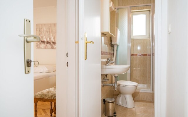 Studio Apartments Near Center 4