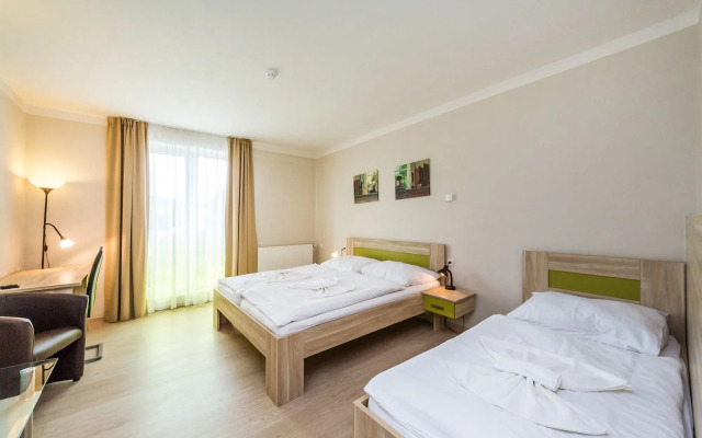 Nad Královnou Hotel & Restaurant