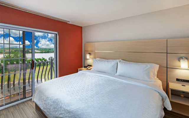 Holiday Inn Express Hotel & Suites Jenks by IHG