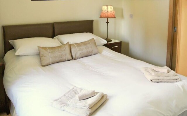 Luxury Cart Lodge set on the farm which featured in the 'Darling Buds of May'